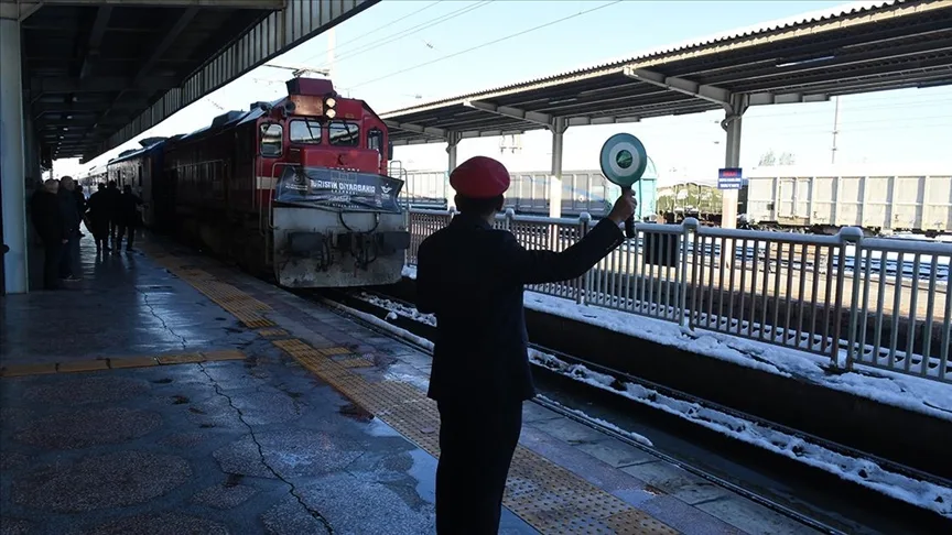 Turistik Diyarbakır Ekspresi’nin yeni sezonda ilk durağı Malatya oldu