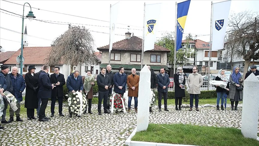 Bosna Hersek’in başkenti Saraybosna’nın savunmasında hayatını kaybedenler törenlerle anıldı
