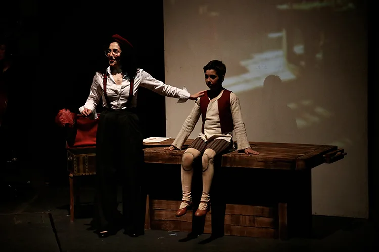 Pinokyo’nun 142 yıllık hikayesi müzikli anlatım ile sahneye konuldu