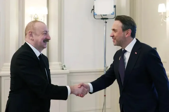 Enerji Bakanı Bayraktar, Azerbaycan Cumhurbaşkanı Aliyev ile bir araya geldi