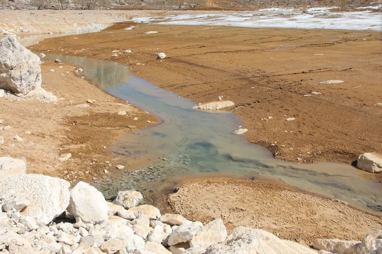 Kuraklık Yeşil Göl’ü vurdu: Suyu çekildi