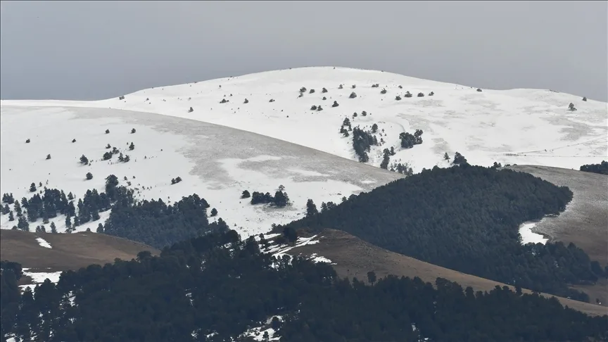 Kars ve Tunceli’nin yüksek kesimlerine kar yağdı
