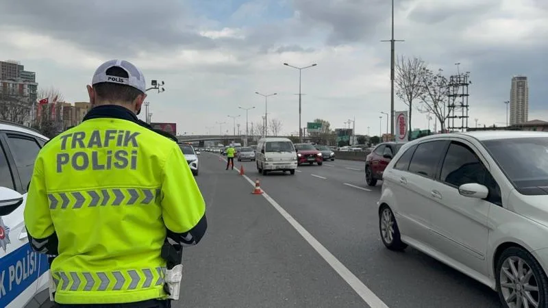 Bayram tatilinde 69 bin personel trafikte görev başında