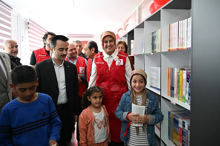 Türk Kızılay, Nurdağı’ndaki konteyner kentte “100. Yıl Kütüphanesi” açtı