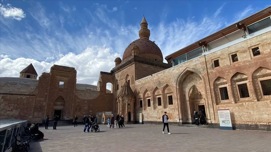 İshak Paşa Sarayı, bayram tatilinde 17 bin ziyaretçiyi ağırladı