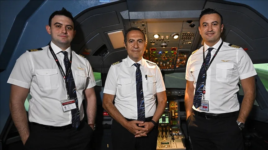 Pilot baba ve 2 oğlu aynı mesleği yapmanın gururunu yaşıyor