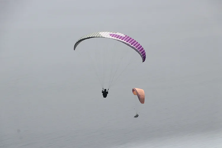 Uçmakdere bayramda yamaç paraşütü tutkunlarını ağırlıyor