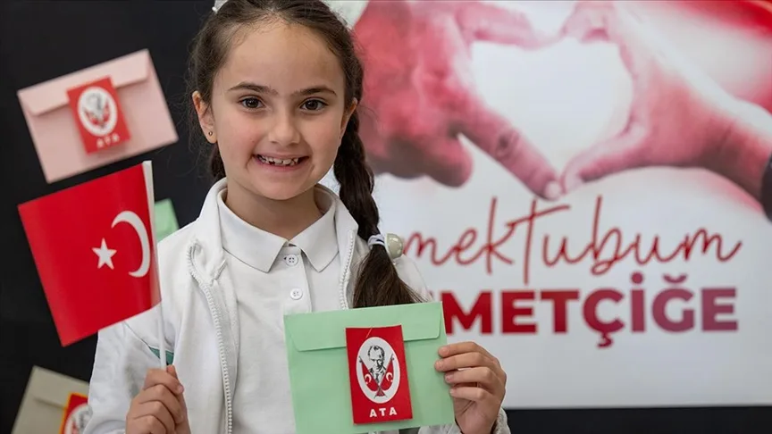 Mehmetçik, kendisine yazan ilkokul öğrencilerine mektupla yanıt verdi