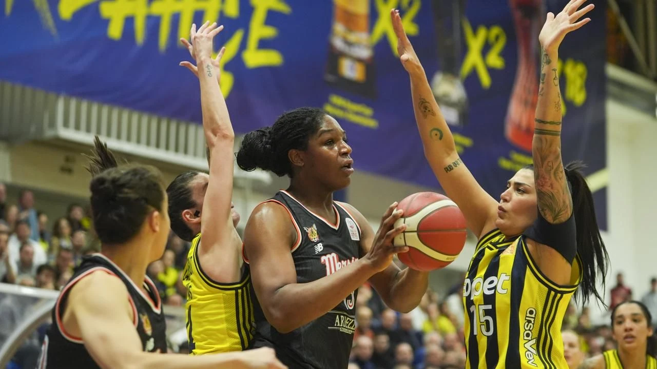 Fenerbahçe adım adım zafere! Şampiyonluğa 1 adım kaldı