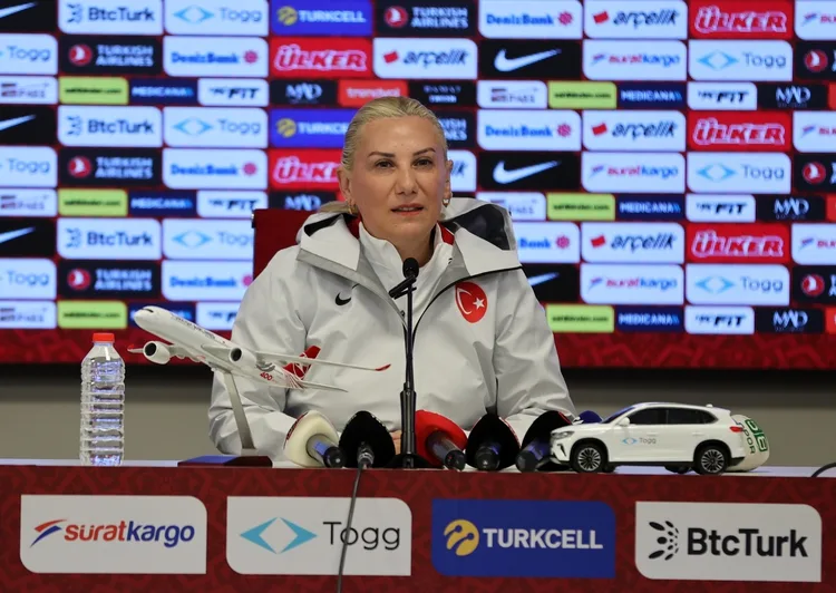 A Milli Kadın Futbol Takımı Teknik Direktörü Kıragası: Bu oyuncu grubuna çok güveniyorum