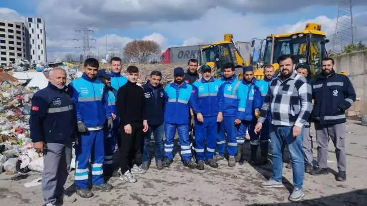 10 ton çöp içinde 100 bin TL’yi aradılar