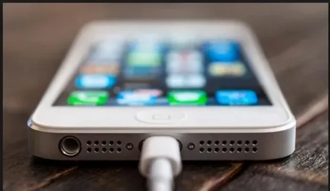 Telefonu gece boyunca şarjda bırakmak yangın riski taşıyor!