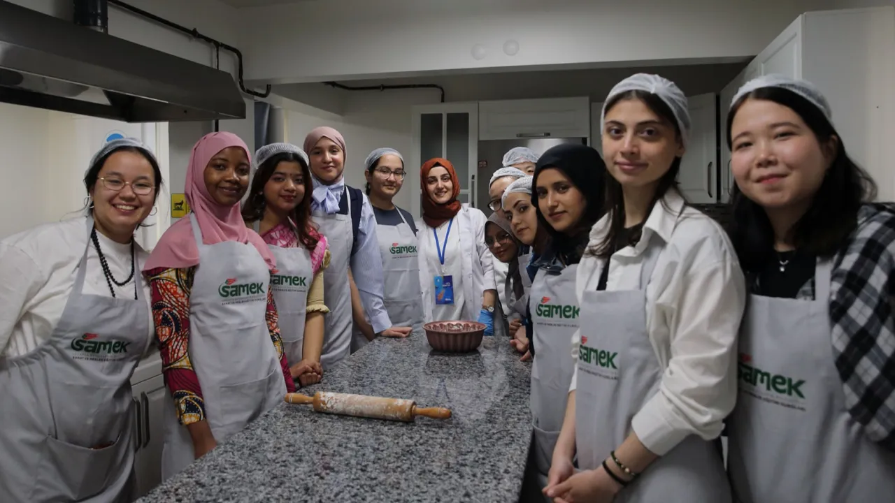 Uluslararası öğrenciler Türk mutfağını SAMEK’te öğrendiler