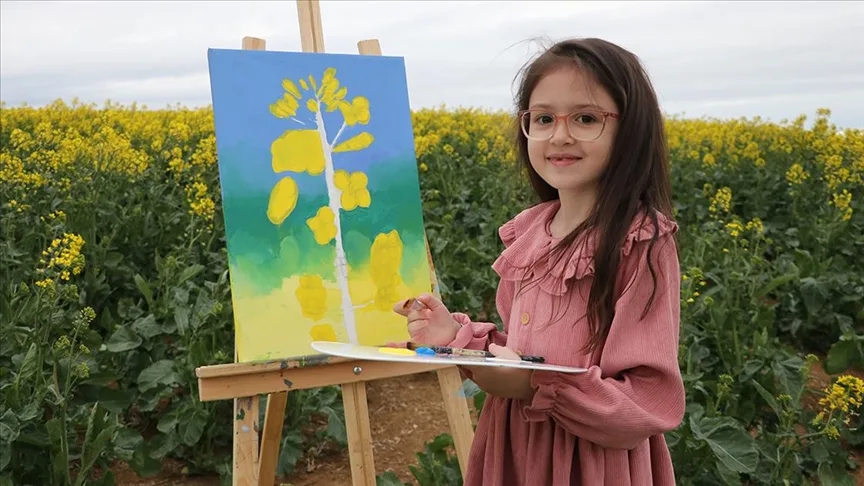 Tekirdağ’da 8 yaşındaki ressam İnci, üçüncü sergisine hazırlanıyor