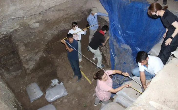 Azerbaycan’ın Damcılı Mağarası’nda Keşfedilen Mezolitik Çağın (Yaklaşık 9000 Yıllık) ilk insan Heykelciği