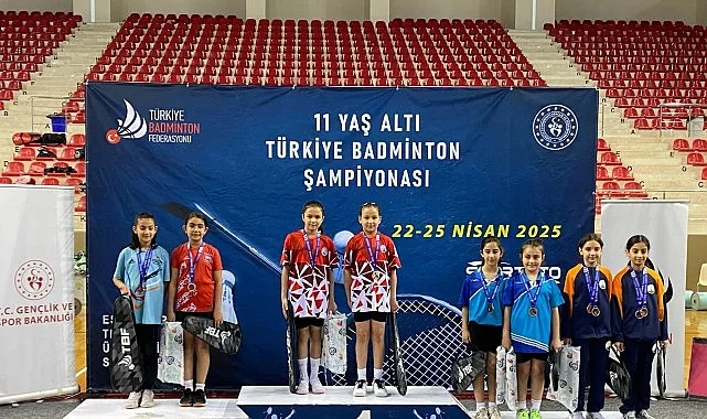 Osmangazi Belediyespor’un genç badmintoncuları göz doldurdu