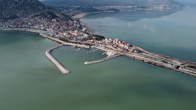 Eğirdir Gölü’nün su ekosistemi mercek altında