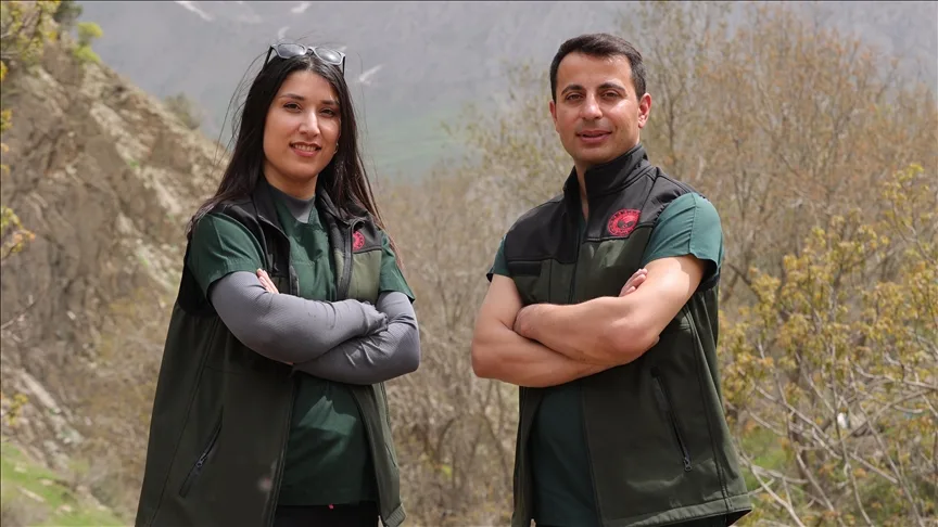 Veteriner hekim çift, Hakkari’nin zorlu coğrafyasında hayvanların sağlığı için çabalıyor
