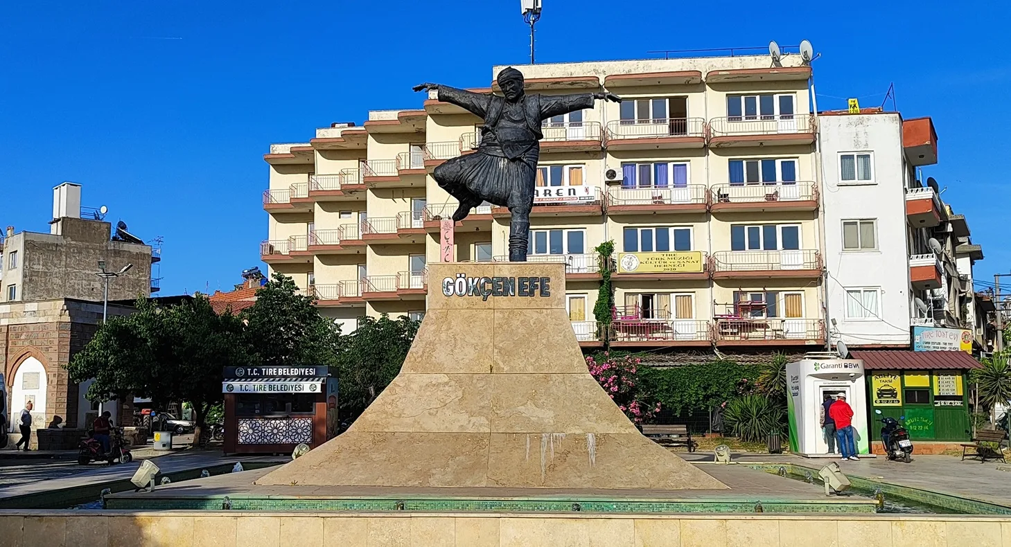 Hey Gidinin Efesi, Efelerin Efesi