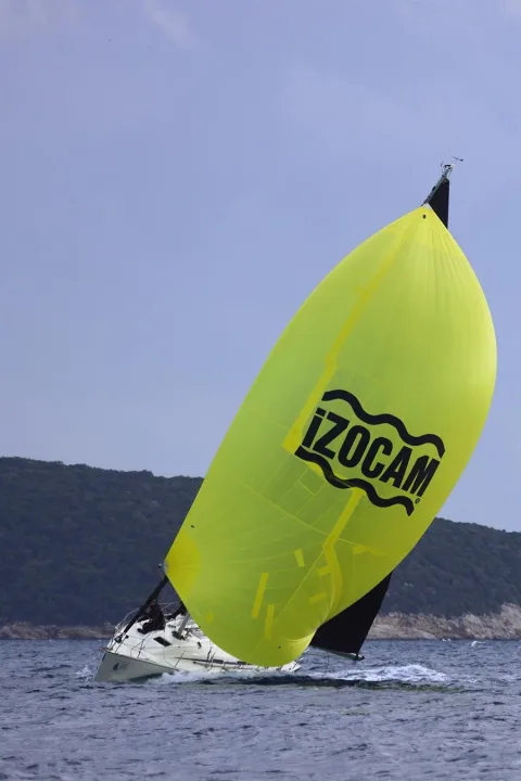 İzocam Yelken Takımı, 2025 Schuco-BAYK Kış Trofesi’nde İddasını Sürdürüyor!