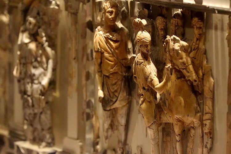 Efes Müzesi 3500 yıllık tarihsel sürece ışık tutuyor