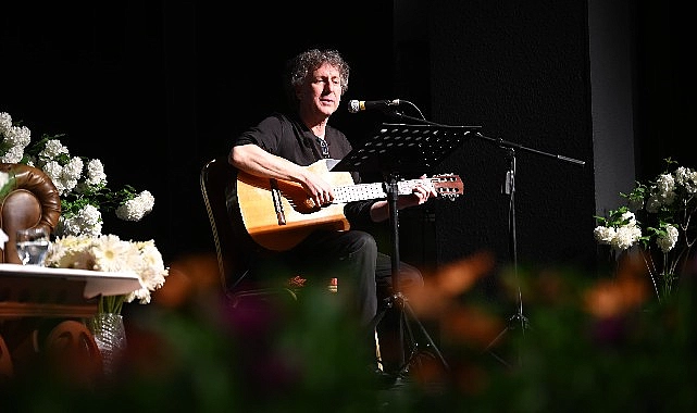 Salihli’de şiire açılan pencere yeniden aralandı. Salihli Şiir İkindileri 11 yıl aradan sonra 51. kez düzenlendi.