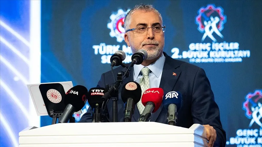 Bakan Işıkhan: Gençliğin emeği olmadan bu ülkenin ne sanayisi yükselebilir ne kalkınması tamamlanabilir