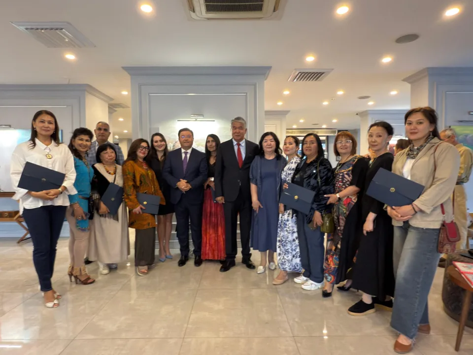 Marmaris’te Türk Dünyası Kadın Ressamlar Buluşması