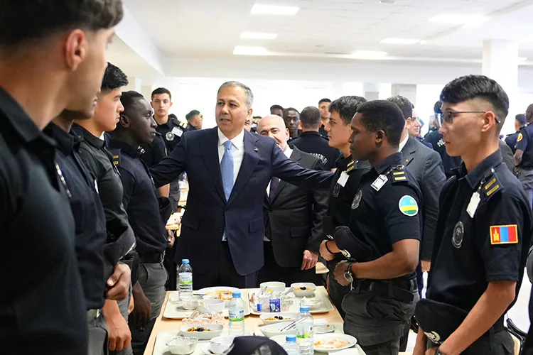 İçişleri Bakanı Yerlikaya, Polis Akademisini ziyaret etti