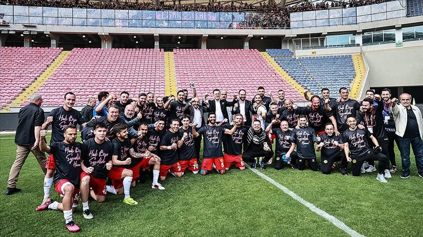 Eskişehirspor, 2 yıl sonra profesyonel lige döndü