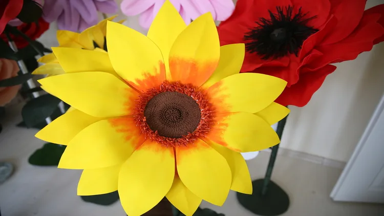 “Solmayan çiçek” hayali meslek sahibi yaptı