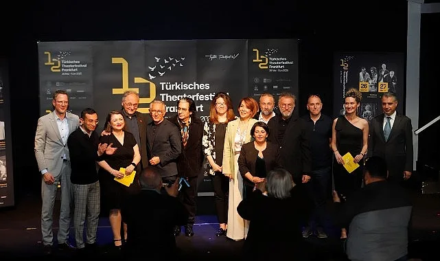 Şehir Tiyatroları “Yenilmez” Oyunuyla Frankfurt Seyircisiyle Buluştu