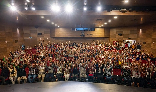 Büyükşehir’den işitme engellilere özel film gösterimi