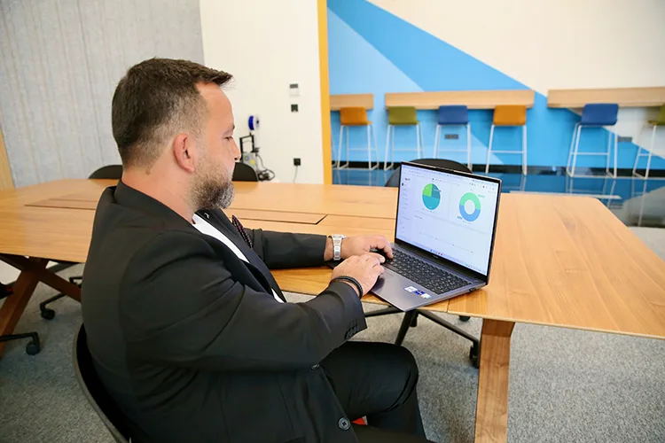 İşletmelerin operasyonel verimliliğini artıran yapay zeka destekli yazılım robotu geliştirildi