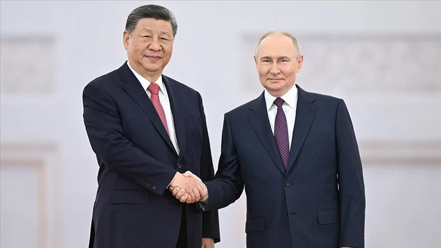 Rusya ve Çin liderleri Moskova’da bir araya geldi