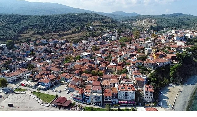 Tirilye’de Zeytin Çiçeği Festivali Coşkusu