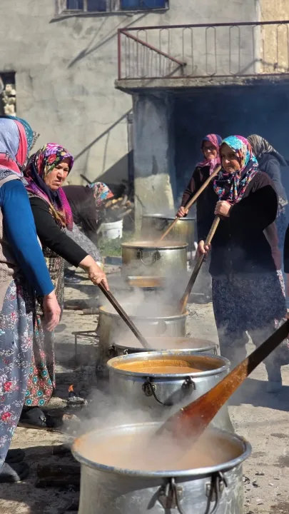 Bursa’da 672 yıllık tarifle hazırlanan ‘Dede Aşı’ heyecanı