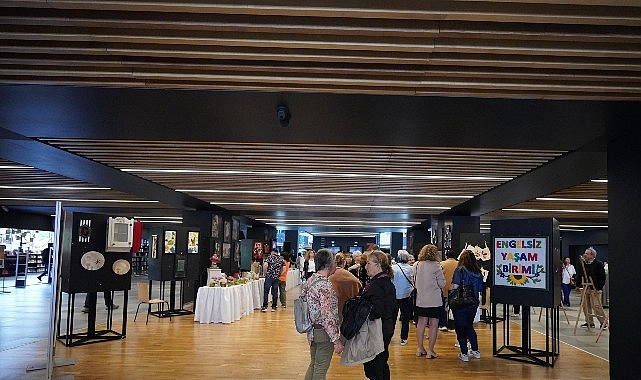 Engelsiz Yaşam Merkezi Öğrencilerinin Eserleri BAKSM’de Sergileniyor