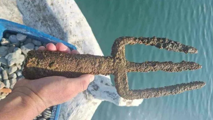Poseidon’un Tridenti İznik Gölü’nde Keşfedildi