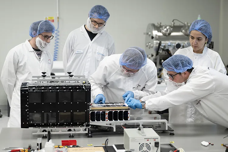 Doğal afetlerle mücadeleye uydu tabanlı haberleşme desteği