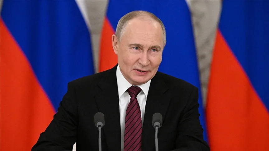 Putin, Microsoft ve Zoom gibi hizmetlerin “nefessiz bırakılması” gerektiğini söyledi