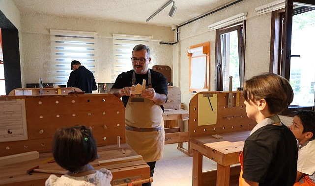 KOMEK’ten “Ahşap Oyuncak Çocuk-Ebeveyn Atölyesi” Etkinliği