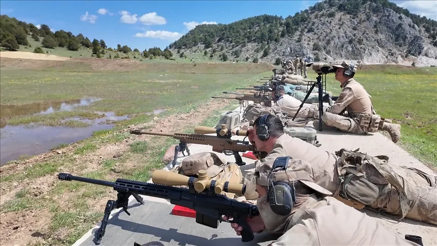 “Uluslararası En İyi Keskin Nişancı Timi” yarışmasında ilk 3 sıra Türk askerinin