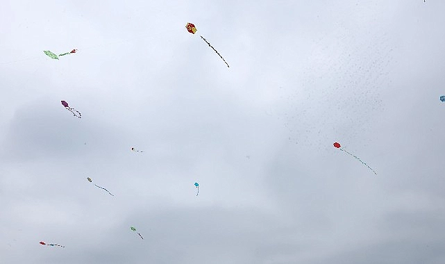 Nilüfer’de gökyüzü uçurtmalarla renklendi