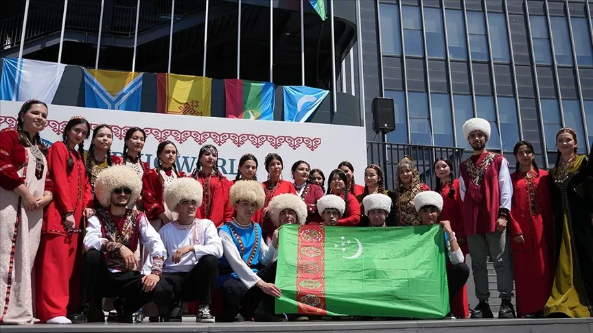 Türk devletlerinden öğrenciler “Türk Dünyası Kültür Festivali”nde buluştu
