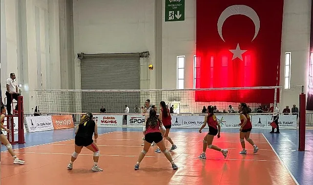 Festival Voleybol’da ilk ödüller verildi