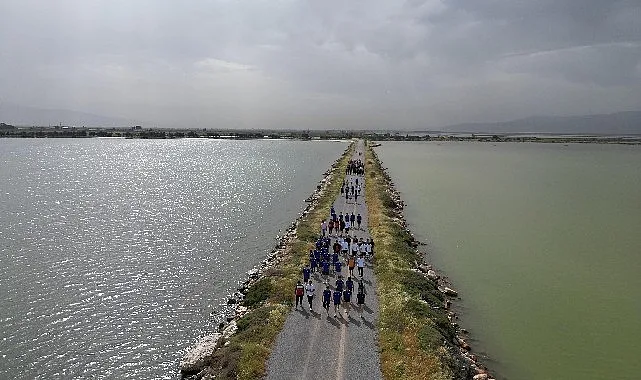 İzmir Kuş Cenneti’nde Ata’ya Saygı Yürüyüşü