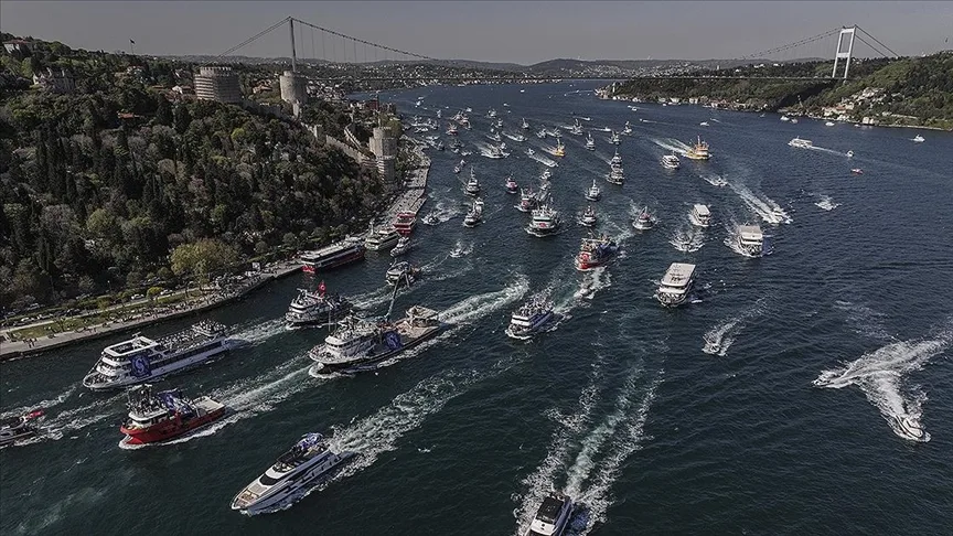 Sarıyerli taraftarlar, takımlarının şampiyonluğunu kutladı