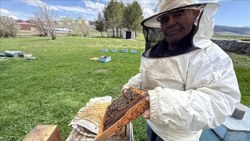 101 yaşında gençlere taş çıkarıyor! Şehirde bir gün durmadı