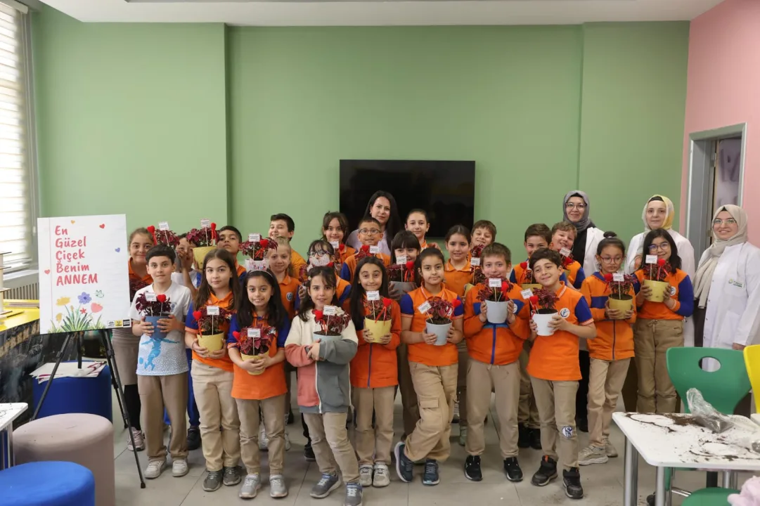 Büyükşehir’in “Yerli Tohum Milli Tarım” Projesi’nde “En Güzel Çiçek Benim Annem” Etkinliği